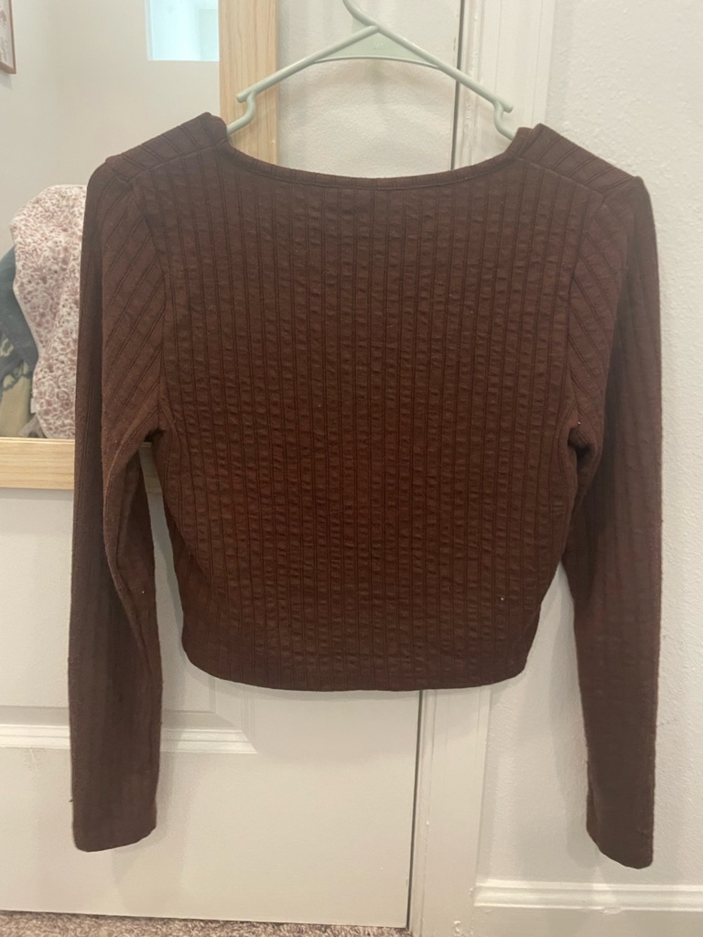 H&M Brown Ribbed V-Neck Crop Top - Picture 4 of 4